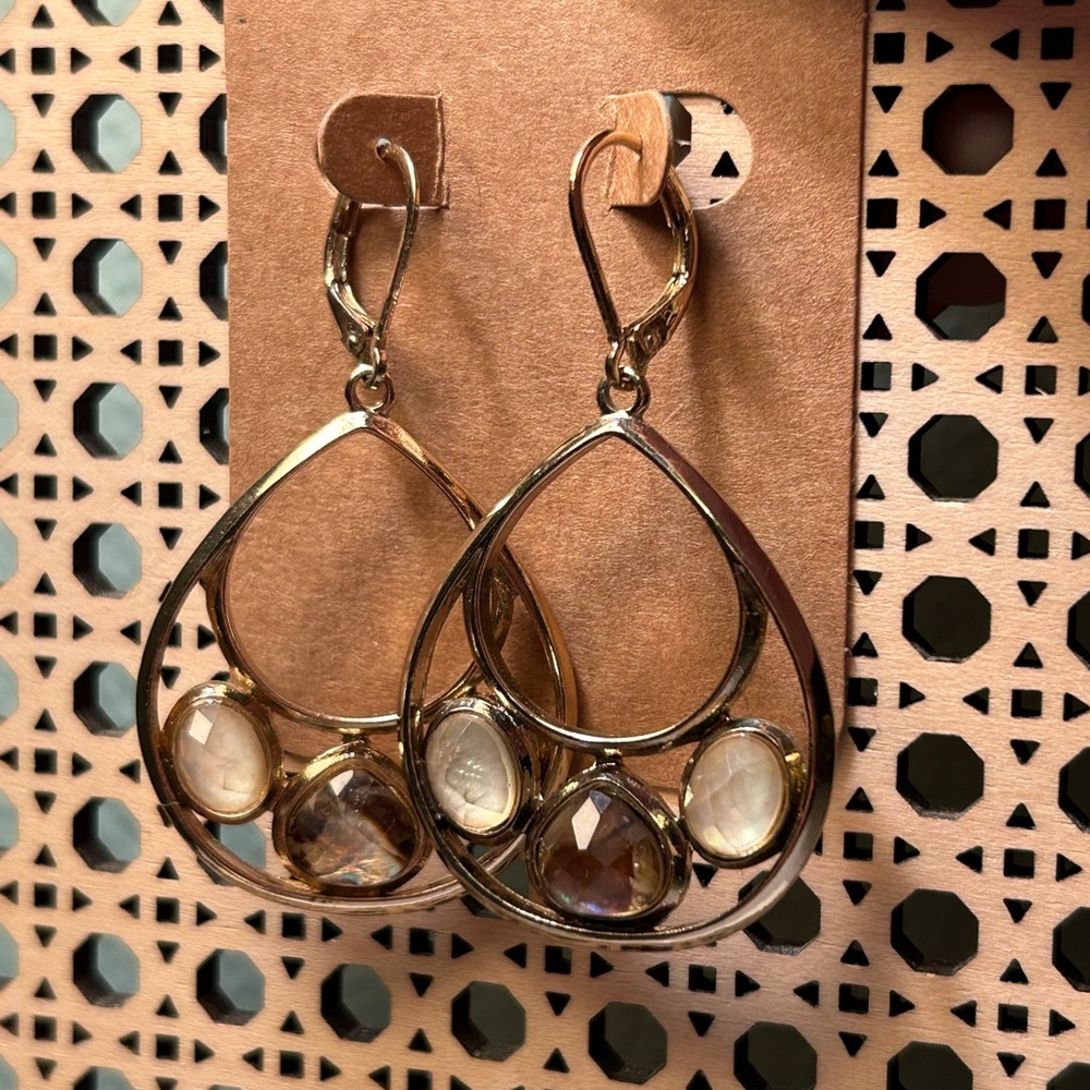 Silver Gemstone Teardrop Earrings 🍒